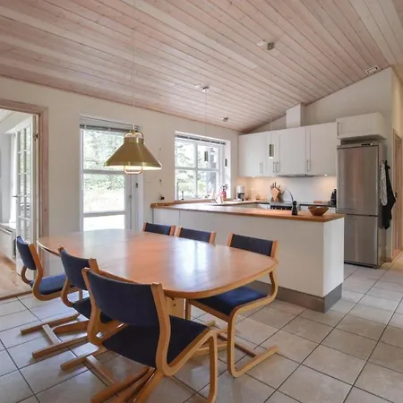 Three-bedroom Holiday In * Vig