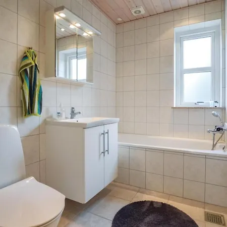 Three-bedroom Holiday In Holiday home