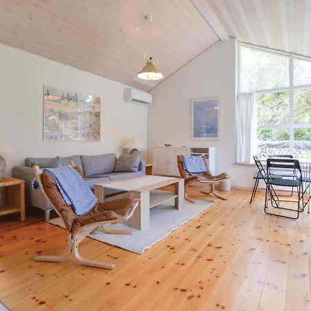 Three-bedroom Holiday In Holiday home *