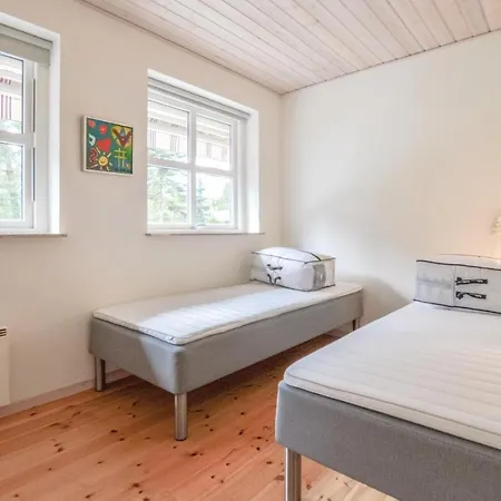 Three-bedroom Holiday In Vig