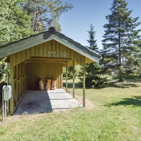 Three-bedroom Holiday In *